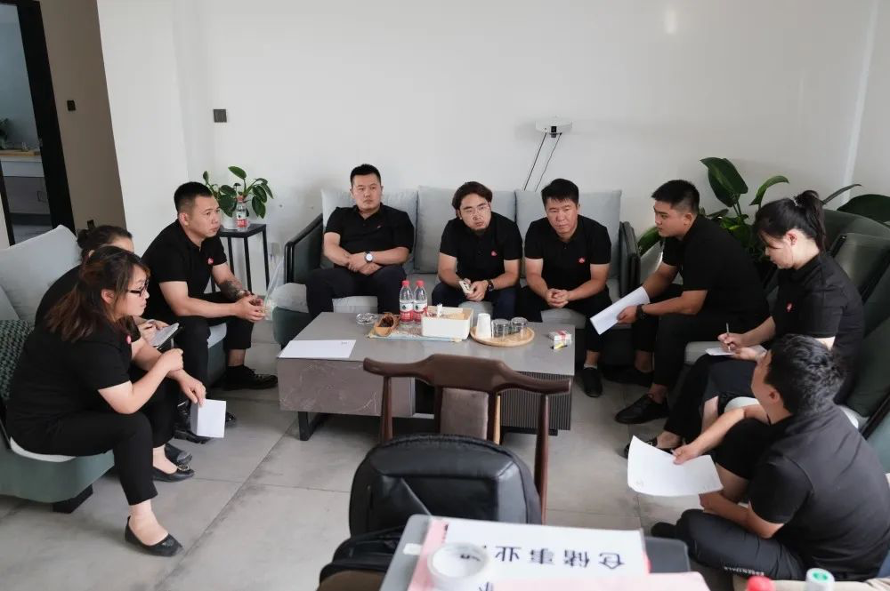 心相融·创未来丨万事博物流2022年中总结会议