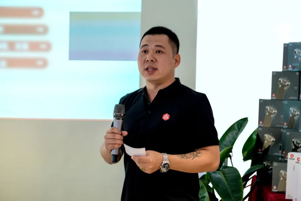心相融·创未来丨万事博物流2022年中总结会议