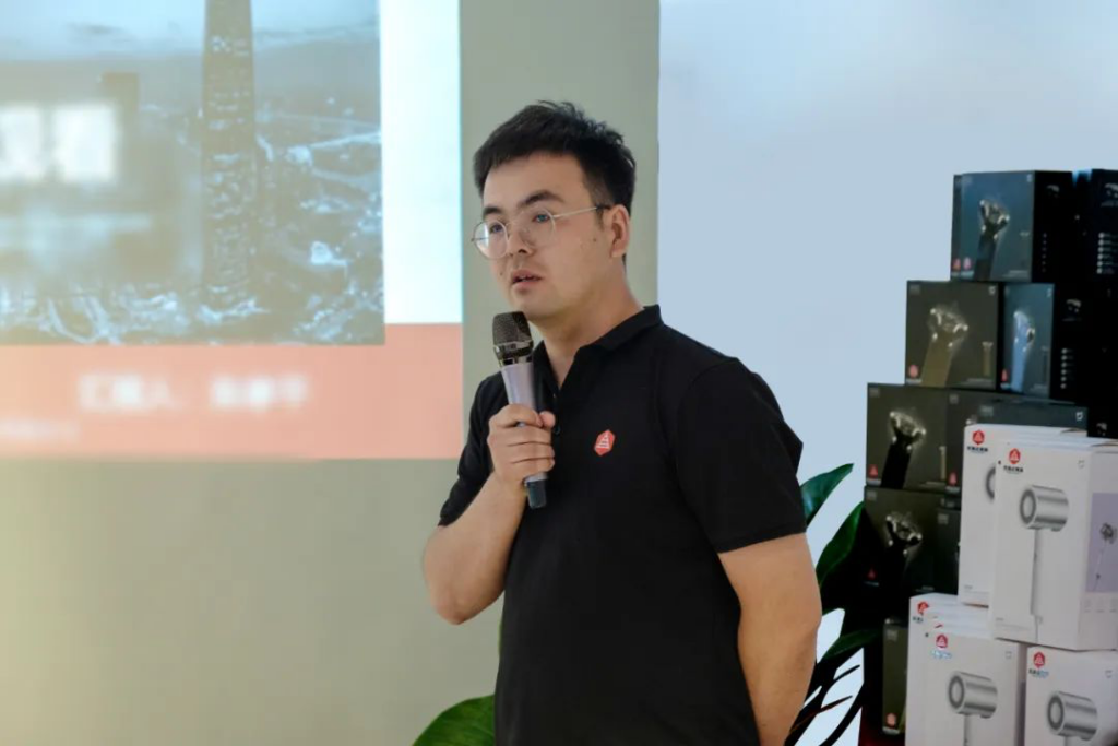 心相融·创未来丨万事博物流2022年中总结会议