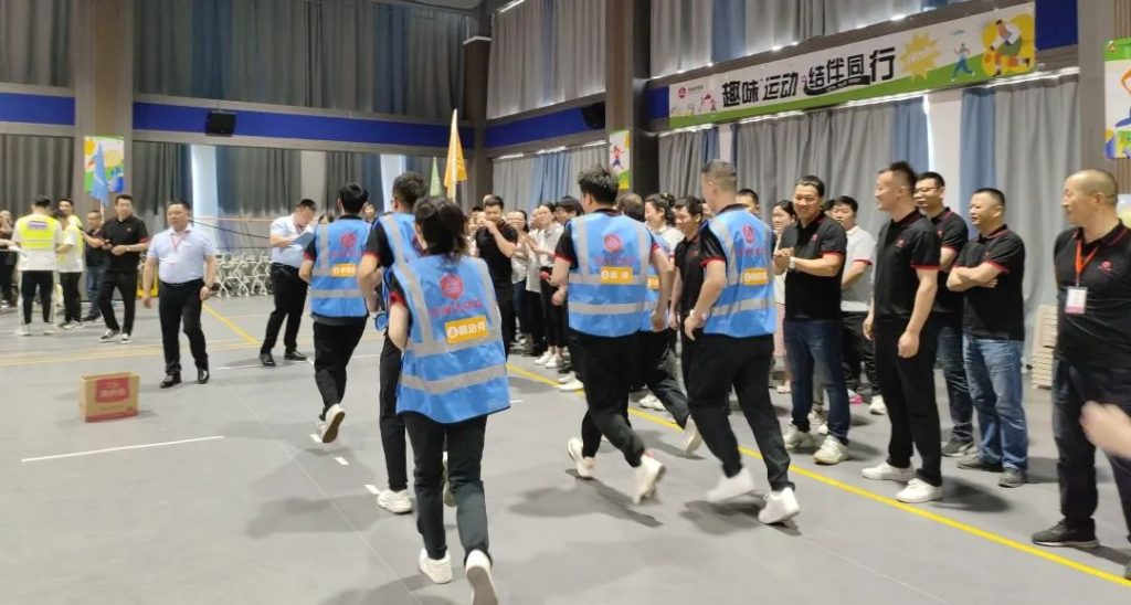 趣味运动结伴同行 | 万事博物流趣味运动会